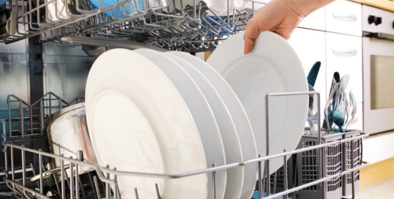 Можно ли мыть эмалированную посуду в посудомоечной машине